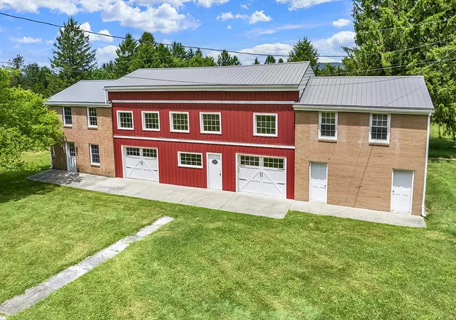 Homes for sale in Ligonier Twp, PA | 1099 Gravel Hill Rd, Ligonier Twp, PA 15658 | MLS# 1760890