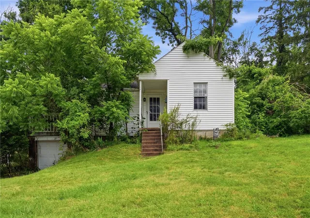 1st image of 93 Adams Dr, Upper St Clair, PA 15241 | MLS# 1761026