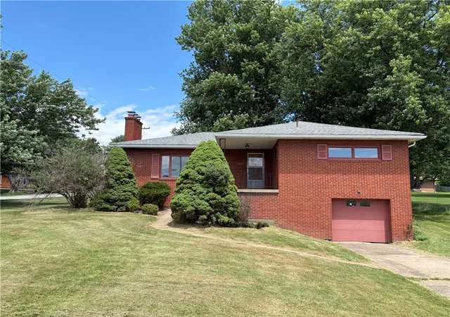 Homes for sale in N Franklin Twp, PA | 500 Sylvan Dr, N Franklin Twp, PA 15301 | MLS# 1761124