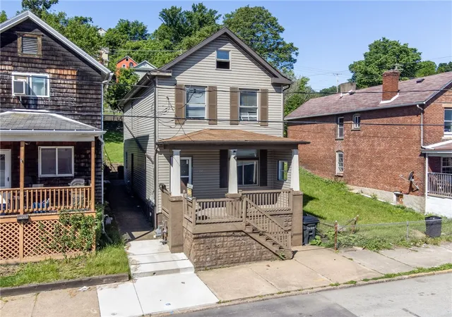 3rd image of 1205 Mckean Ave, Charleroi, PA 15022 | MLS# 1761000