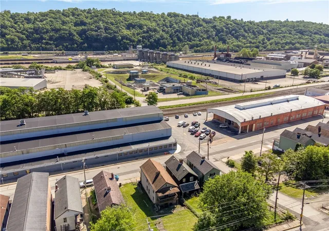 4th image of 1205 Mckean Ave, Charleroi, PA 15022 | MLS# 1761000