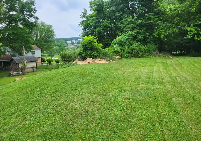 2nd image of 0 Elgin Dr, Hempfield Twp, PA 15601 | MLS# 1761140