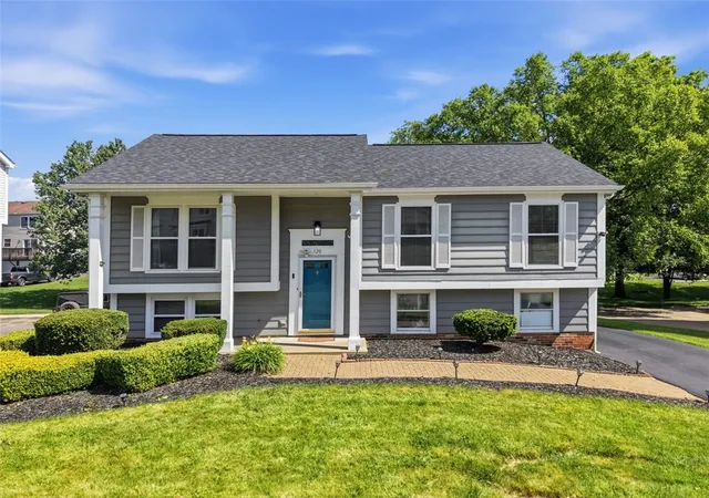 1st image of 120 Clearbrook Dr, Cranberry Twp, PA 16066 | MLS# 1760999