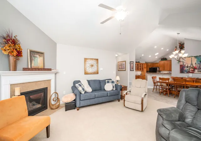 Homes for sale in Connoquenessing Twp, PA | 1031 Silver Oak Dr, Connoquenessing Twp, PA 16053 | MLS# 1761144