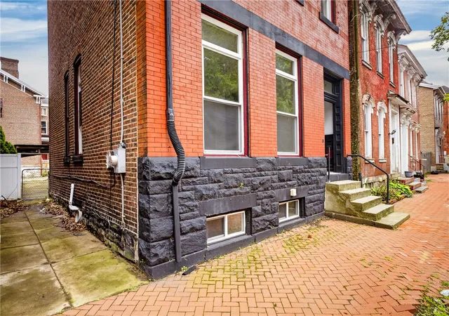 4th image of 1005 Sheffield St, Manchester, PA 15233 | MLS# 1761150
