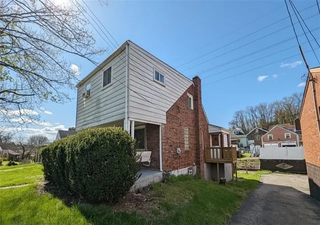 Photo 2 of Single family home for sale at 1034 Elwell St, Lincoln Place, PA 15207 | MLS# 1761166 | Listing updated on 2026-08-01