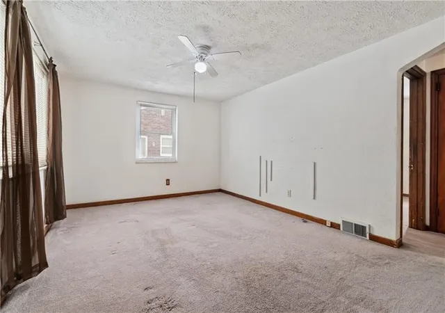 Photo 3 of Single family home for sale at 1034 Elwell St, Lincoln Place, PA 15207 | MLS# 1761166 | Listing updated on 2026-08-01