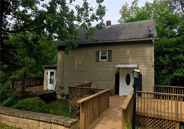 2nd image of 1115 W Penn St, Butler, PA 16001 | MLS# 1761143