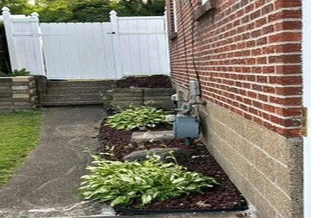 2nd image of 320 Glencoe Dr, West Mifflin, PA 15122 | MLS# 1761090