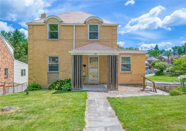 Photo 1 of Single family home for sale at 200 Beisner Ave, Brentwood, PA 15227 | MLS# 1761204 | Listing updated on 2026-09-01