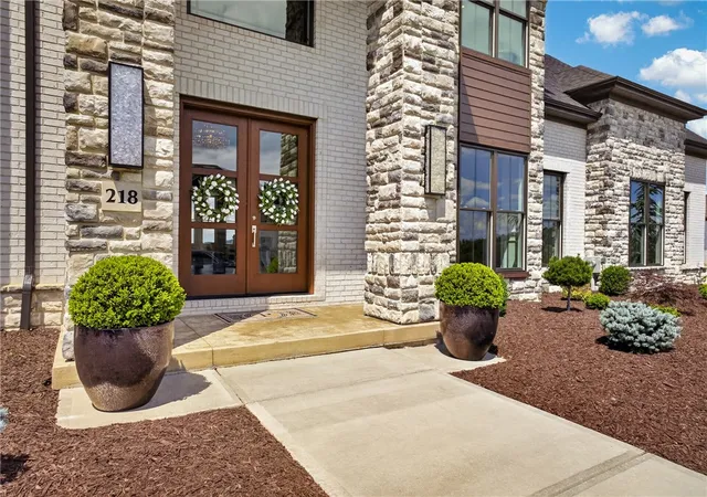 3rd image of 218 Loganbridge Dr, Peters Twp, PA 15367 | MLS# 1761153