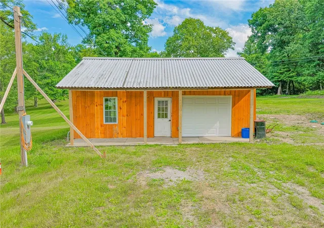 2nd image of 325 Oakdale Road, Darlngtn Twp, PA 16115 | MLS# 1761216