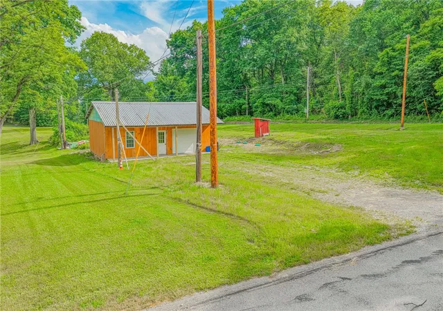 Photo 3 of Single family home for sale at 325 Oakdale Rd, Darlngtn Twp, PA 16115 | MLS# 1761216 | Listing updated on 2026-07-27