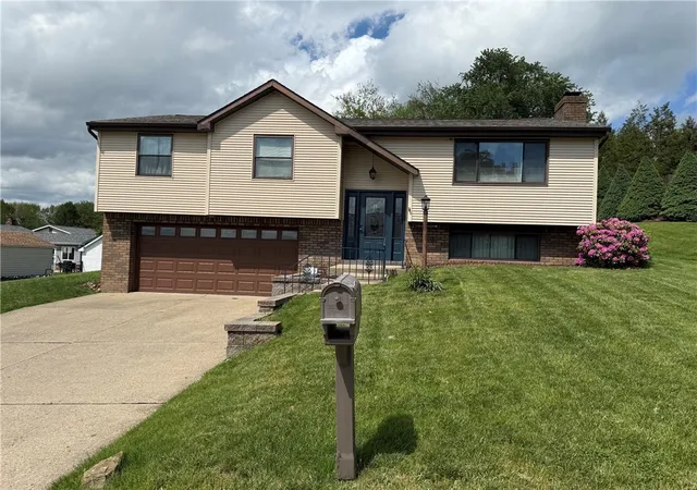 Homes for sale in Lower Burrell, PA | 2805 Knights Ct, Lower Burrell, PA 15068 | MLS# 1761038