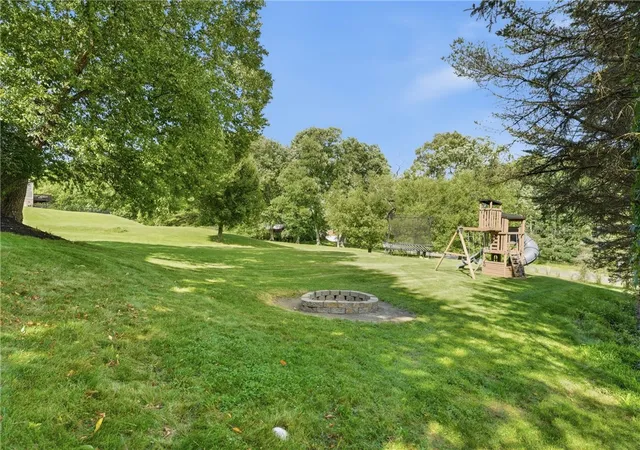 2nd image of 105 Hidden Oak Dr, Adams Twp, PA 16046 | MLS# 1761240