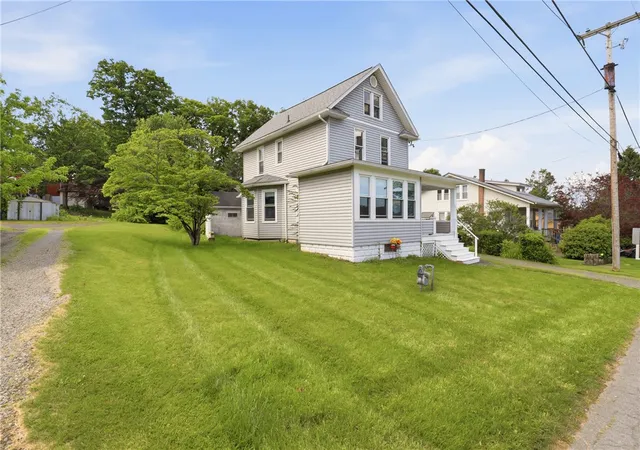 2nd image of 218 Beechwood St, Richland School District, PA 15904 | MLS# 1761257