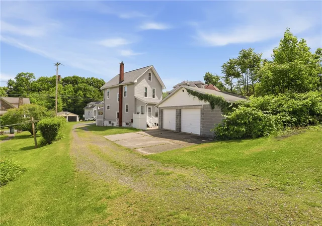 Photo 3 of Single family home for sale at 218 Beechwood St, Johnstown, PA 15904 | MLS# 1761257 | Listing updated on 2026-07-07