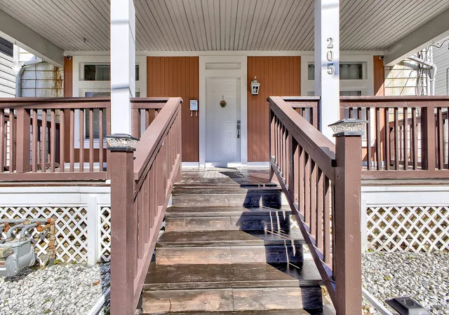 Homes for sale in Jeannette, PA | 205 N 3rd St, Jeannette, PA 15644 | MLS# 1761281