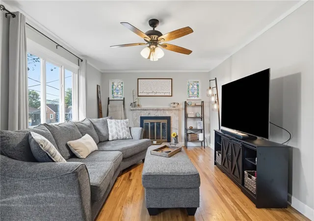 Homes for sale in Economy, PA | 129 Anne St, Economy, PA 15005 | MLS# 1761025