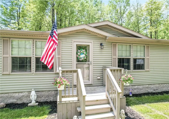 Photo 3 of Manufactured home for sale at 73 S Summit Rd #503, West Salem Twp, PA 16125 | MLS# 1761288 | Listing updated on 2026-07-27