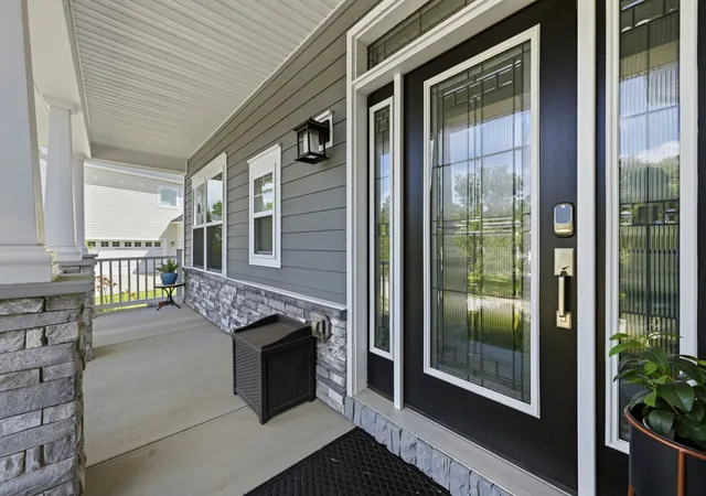 3rd image of 1653 Blackburn Heights Dr, Ohio Twp, PA 15143 | MLS# 1761298