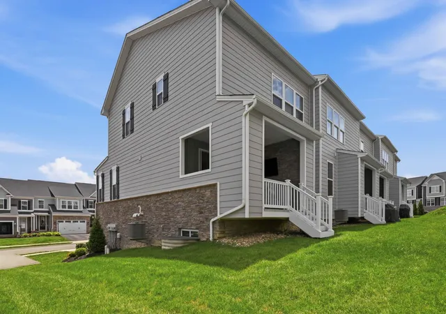 3rd image of 401 Spruce Lane, Canonsburg, PA 15317 | MLS# 1761325