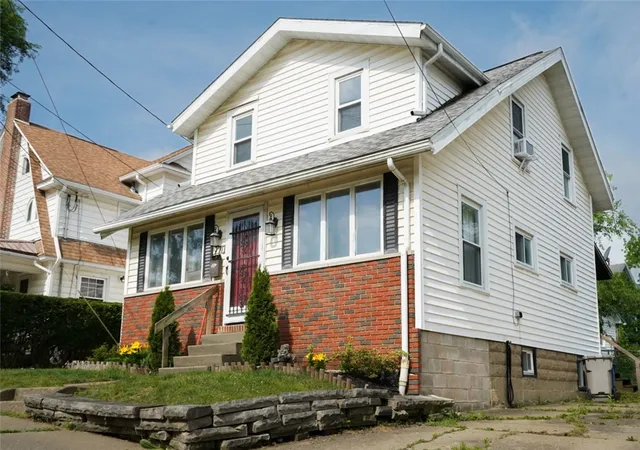 Homes for sale in Meadville City, PA | 970 S Morgan St, Meadville City, PA 16335 | MLS# 1761274