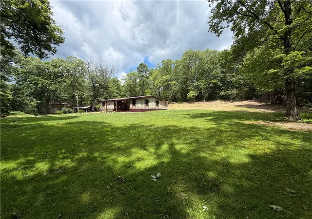 Photo 5 of Manufactured home for sale at 934 W Sunbury Rd, West Sunbury, PA 16061 | MLS# 1761335 | Listing updated on 2026-06-23