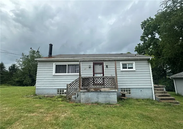 Homes for sale in Bell Twp, PA | 301 Armstrong Avenue, Bell Twp, PA 15618 | MLS# 1761345