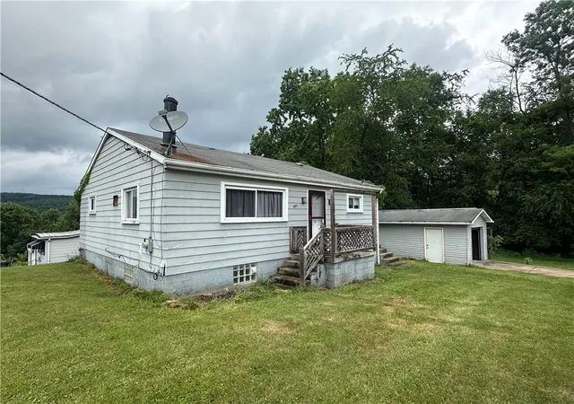 Homes for sale in Bell Twp, PA | 301 Armstrong Avenue, Bell Twp, PA 15618 | MLS# 1761345