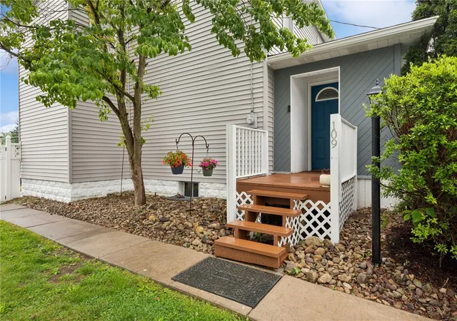 2nd image of 109 Jefferson St, Midway, PA 15060 | MLS# 1761118