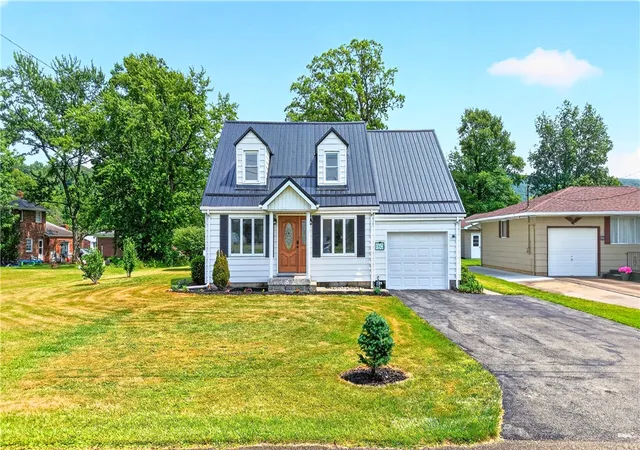 2nd image of 160 Elizabeth St, South Union Twp, PA 15445 | MLS# 1761236