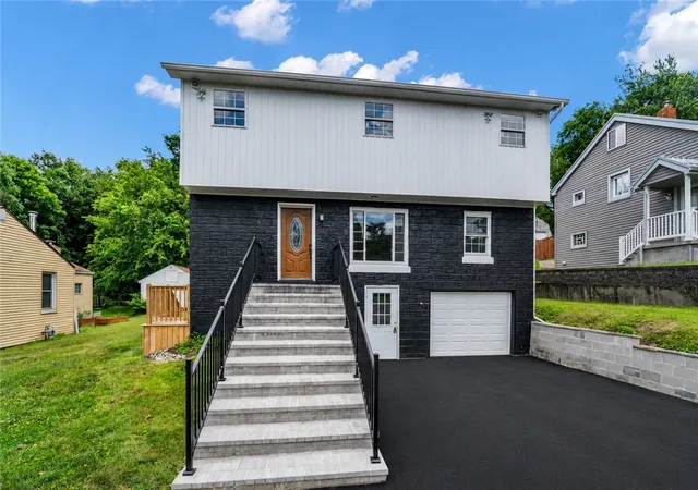 1st image of 1113 Grandview Ave, Coraopolis, PA 15108 | MLS# 1761380