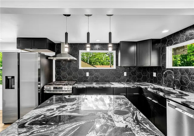 4th image of 1113 Grandview Ave, Coraopolis, PA 15108 | MLS# 1761380