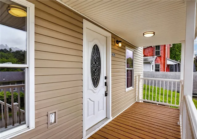 3rd image of 635 Valley St, Oakmont, PA 15139 | MLS# 1761390