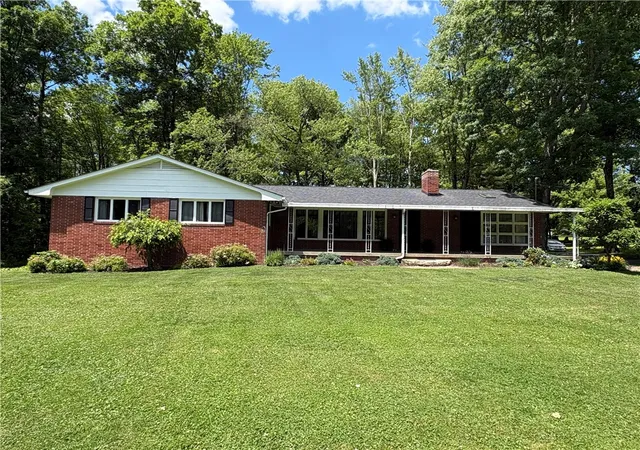 Photo 3 of Single family home for sale at 320 Cherry Hl, Greenville, PA 16125 | MLS# 1761411 | Listing updated on 2026-06-28
