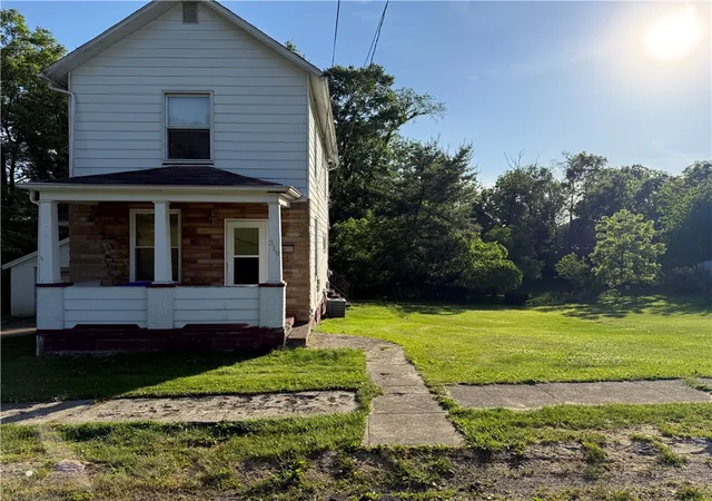 image of 319 Duquesne St, New Castle, PA 16101 | MLS# 1760986