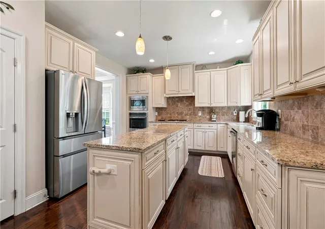 Photo 5 of Single family home for sale at 106 Victoria Ct, Mc Kees Rocks, PA 15136 | MLS# 1761215 | Listing updated on 2026-07-25