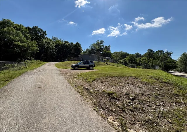 5th image of 1476 S Eighty Eight Rd, Greensboro, PA 15338 | MLS# 1761431