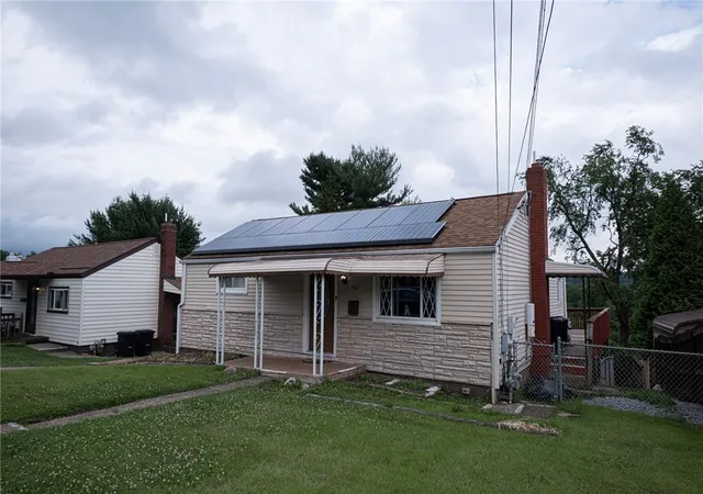 Homes for sale in N Versailles, PA | 422 Oakhurst Avenue, N Versailles, PA 15137 | MLS# 1761151
