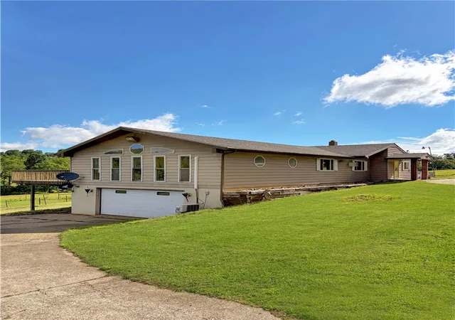 42nd image of 621 Washington Pike, Avella, PA 15312 | MLS# 1761224