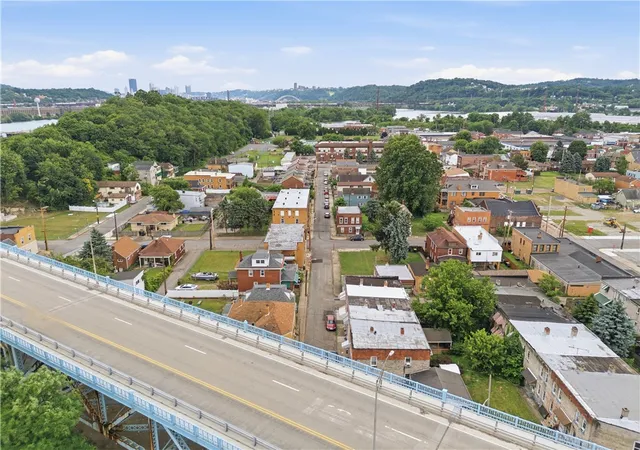Homes for sale in Mc Kees Rocks, PA | 409 Gardner St, Mc Kees Rocks, PA 15136 | MLS# 1761535
