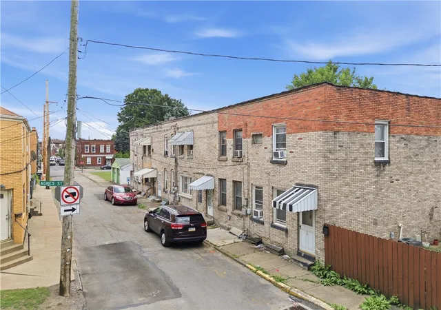 Homes for sale in Mc Kees Rocks, PA | 409 Gardner St, Mc Kees Rocks, PA 15136 | MLS# 1761535