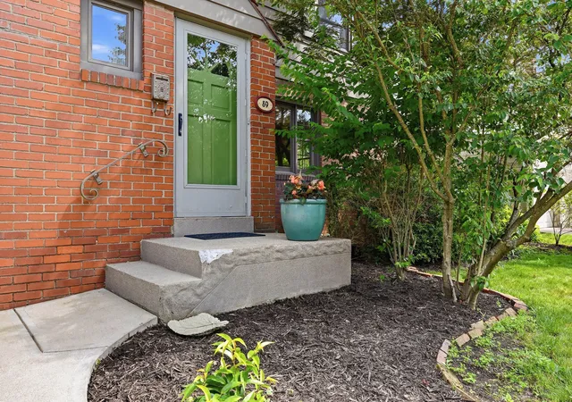 2nd image of 89 Markham Dr, Mt Lebanon, PA 15228 | MLS# 1761558