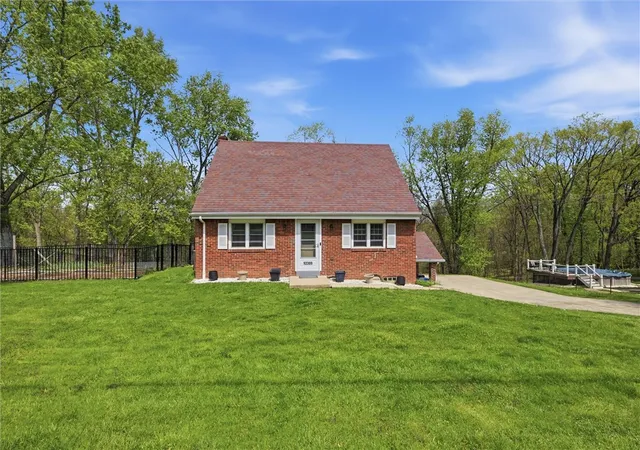 Homes for sale in North Huntingdon, PA | 12309 Linshan Dr, North Huntingdon, PA 15642 | MLS# 1761356