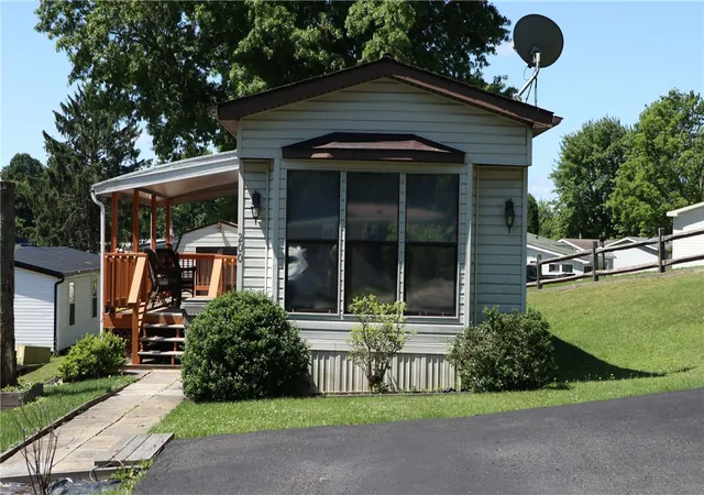 image of 200 Forest Dr, Cranberry Twp, PA 16066 | MLS# 1761162