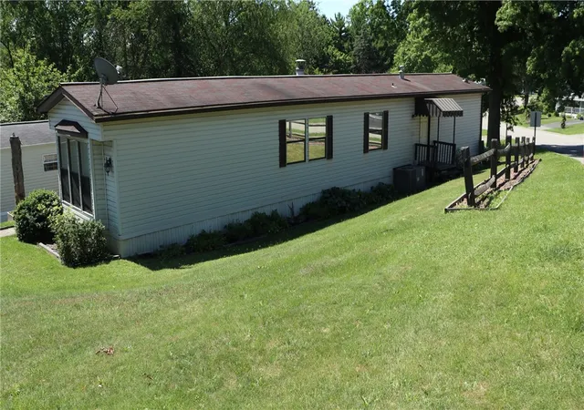image of 200 Forest Dr, Cranberry Twp, PA 16066 | MLS# 1761162
