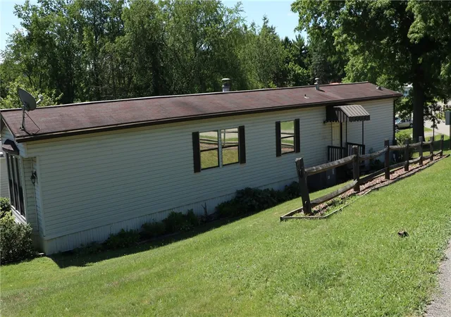 image of 200 Forest Dr, Cranberry Twp, PA 16066 | MLS# 1761162
