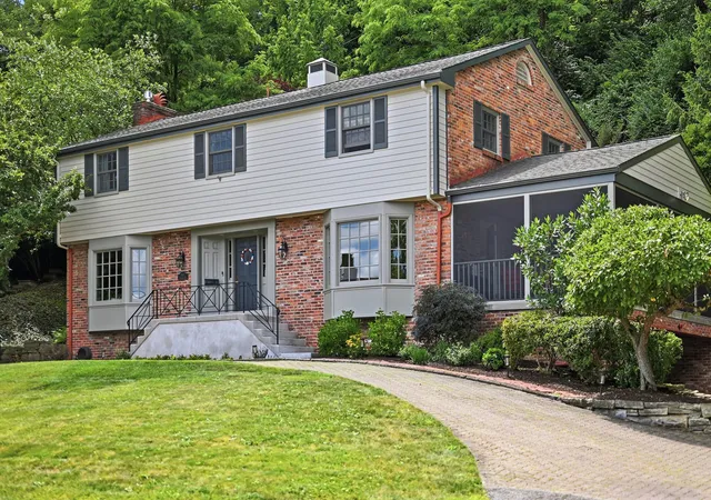 3rd image of 1100 Harvard Rd, Pittsburgh, PA 15205 | MLS# 1761580