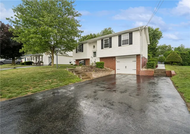 Homes for sale in Latrobe, PA | 223 Eleanor Dr, Latrobe, PA 15650 | MLS# 1761329